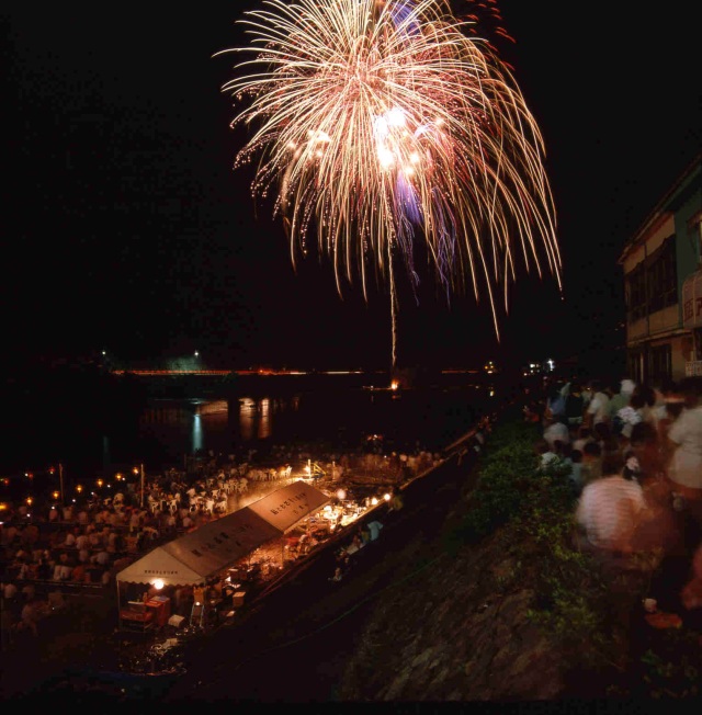 津和野夏祭り花火大会