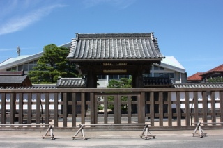 明倫館遺構南門