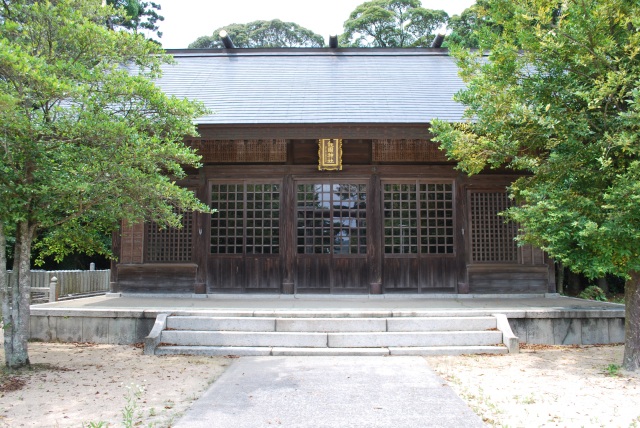 万倉護国神社