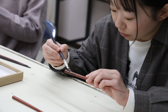 大内塗の箸づくり体験